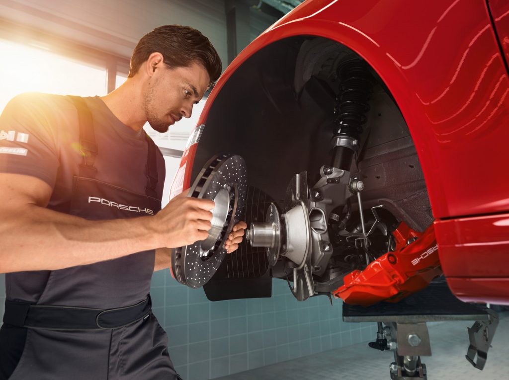 7 signs you might need new brakes_Porsche West Broward