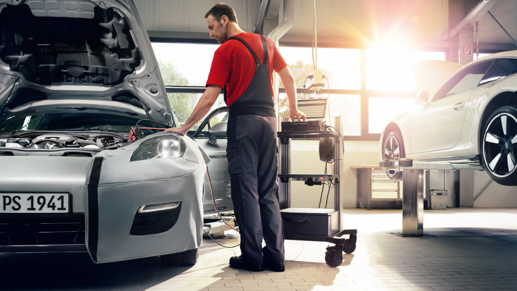 What Are the Signs of a Faulty Ignition Coil_Porsche West Broward
