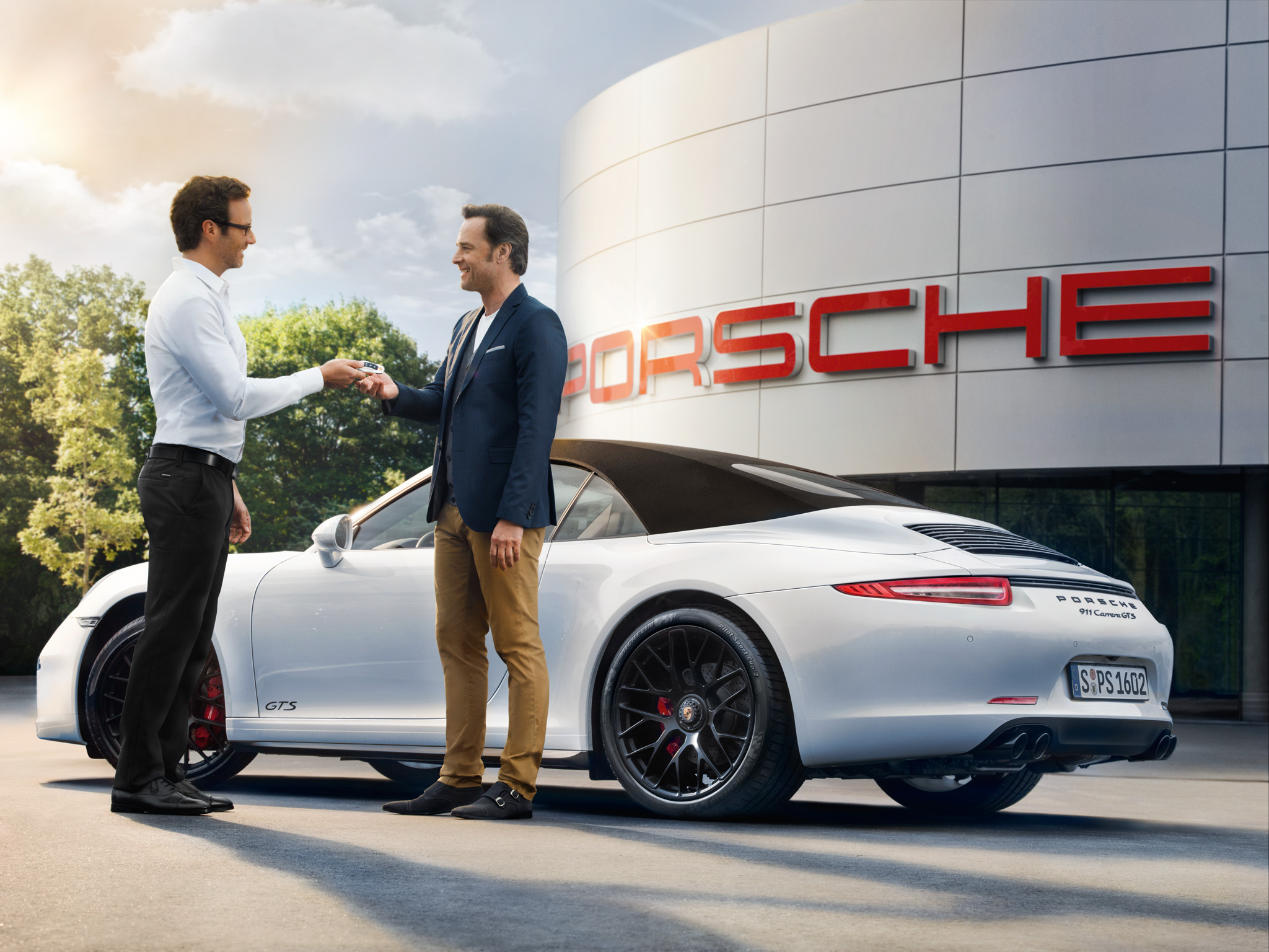 10 Must-Have Accessories For The Porsche 911